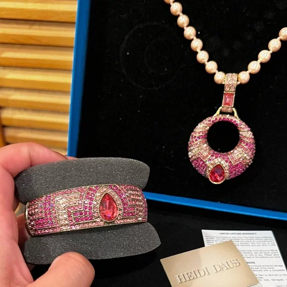 Heidi Daus Pink Pearl & Crystal Necklace/Bracelet Set 💗💎 - Picture 12 of 15